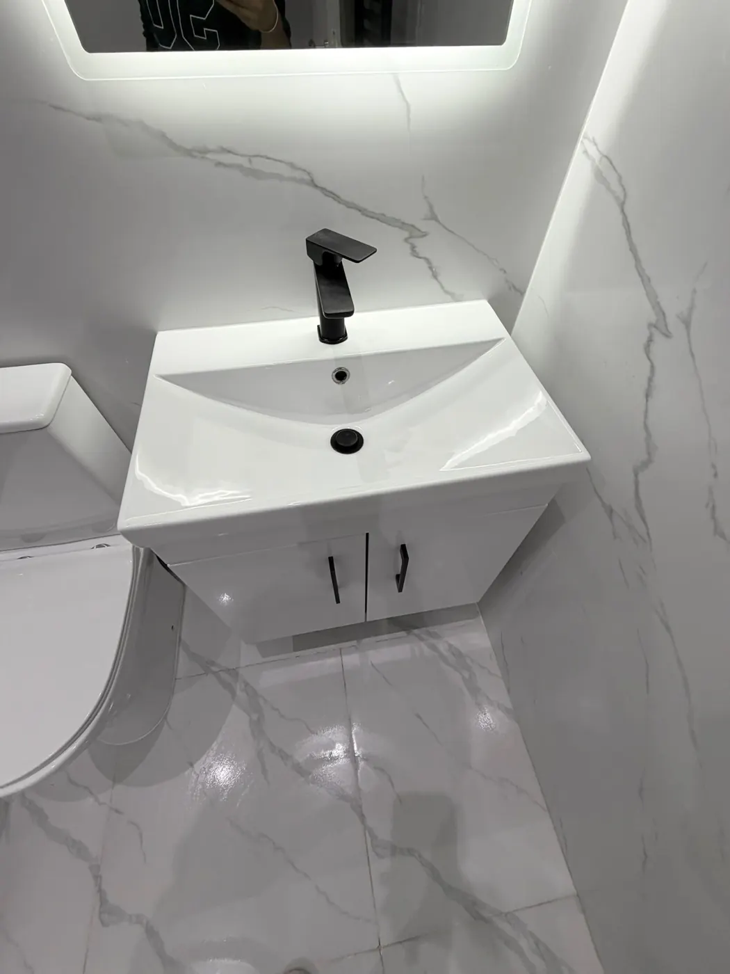 Basin and vanity unit after cleaning by Golden Eye Cleaning